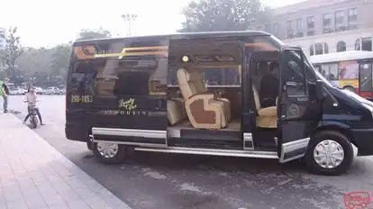 limousine buses Vietnam